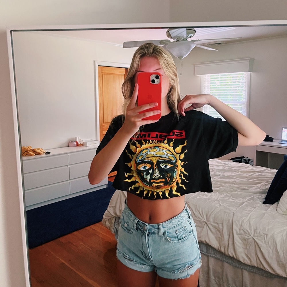 sublime cropped tee